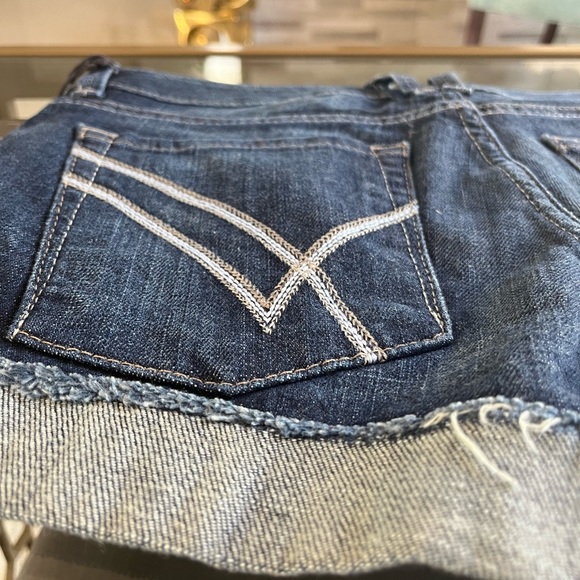 WILLIAM RAST CUFFED SCARLET SHORTS WOMEN'S SIZE 27 - Picture 4 of 13